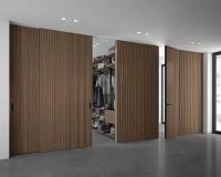 Стеновые панели с линейной вертикальной фрезеровкой на натуральном шпоне