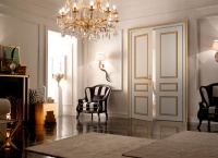 Межкомнатная дверь из серии Старый город (Шпон и Эмаль) модель 301-С Ral 9010