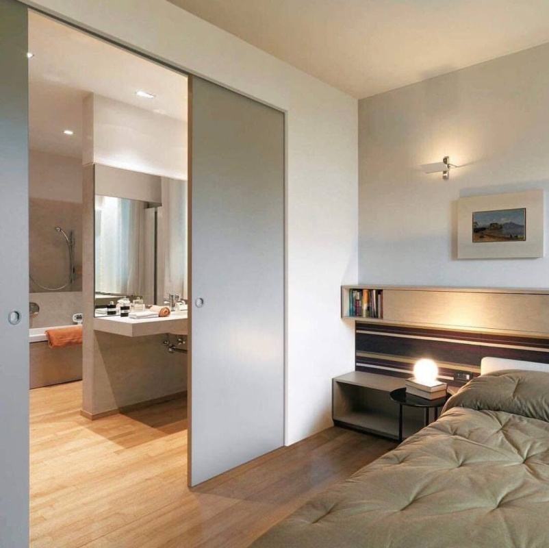 Раздвижные скрытые двери в пенал